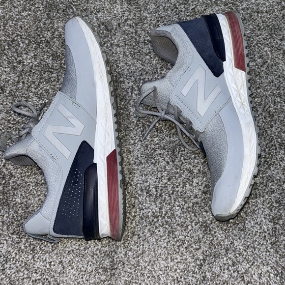 New Balance - Picture 2 of 7